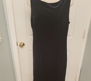 Sleeveless Aligned Velvet Dress